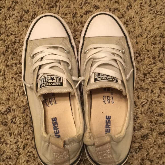 Shoes - Converse slip on shoreline shoes